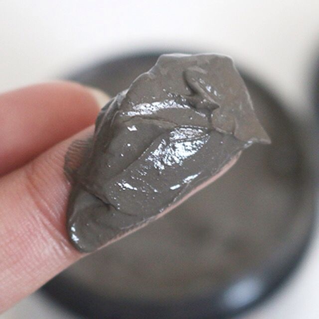 Discover the Secret to Radiant Skin with Aria Dead Sea Mud Mask