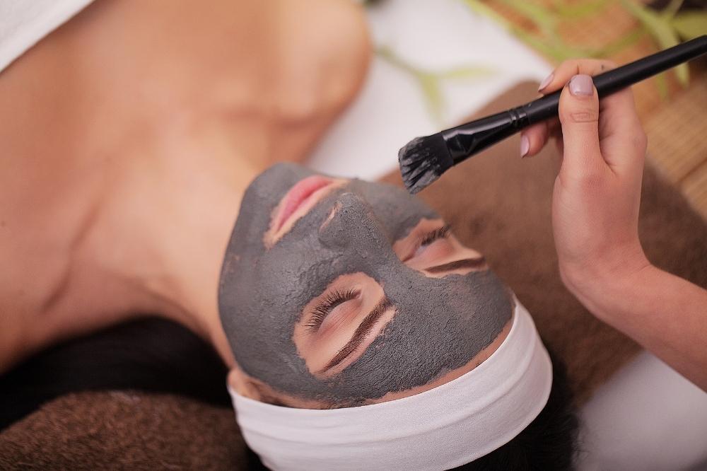 How to Apply a Mud Mask - NaturexPure